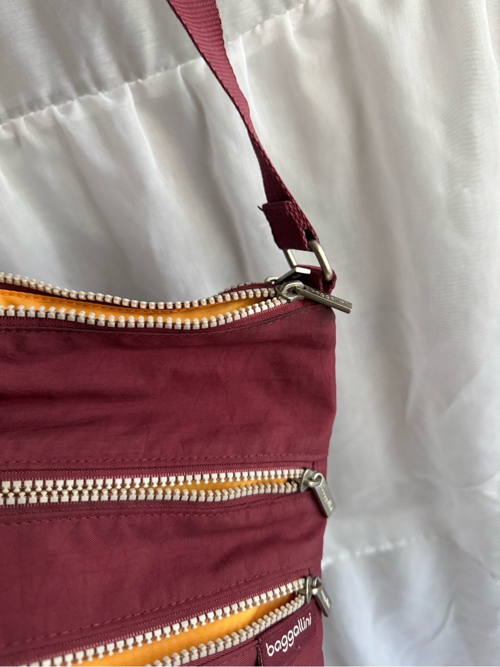 Baggallini Multi-Pocket Crossbody Bag - Picture 7 of 11